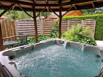 jacuzzi famille Séjour bien être Vosges en famille Domaine du Haut Jardin 4 étoiles