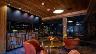 Bar lounge